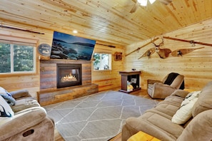 Cabin, Multiple Beds, Patio, Mountain View (2353) | Living area - Skyline Lodge #2353 (Big Bear City)