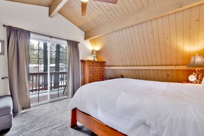 Hytte, flere senger, terrasse, fjellutsikt (2255) | Utsikt fra rommet