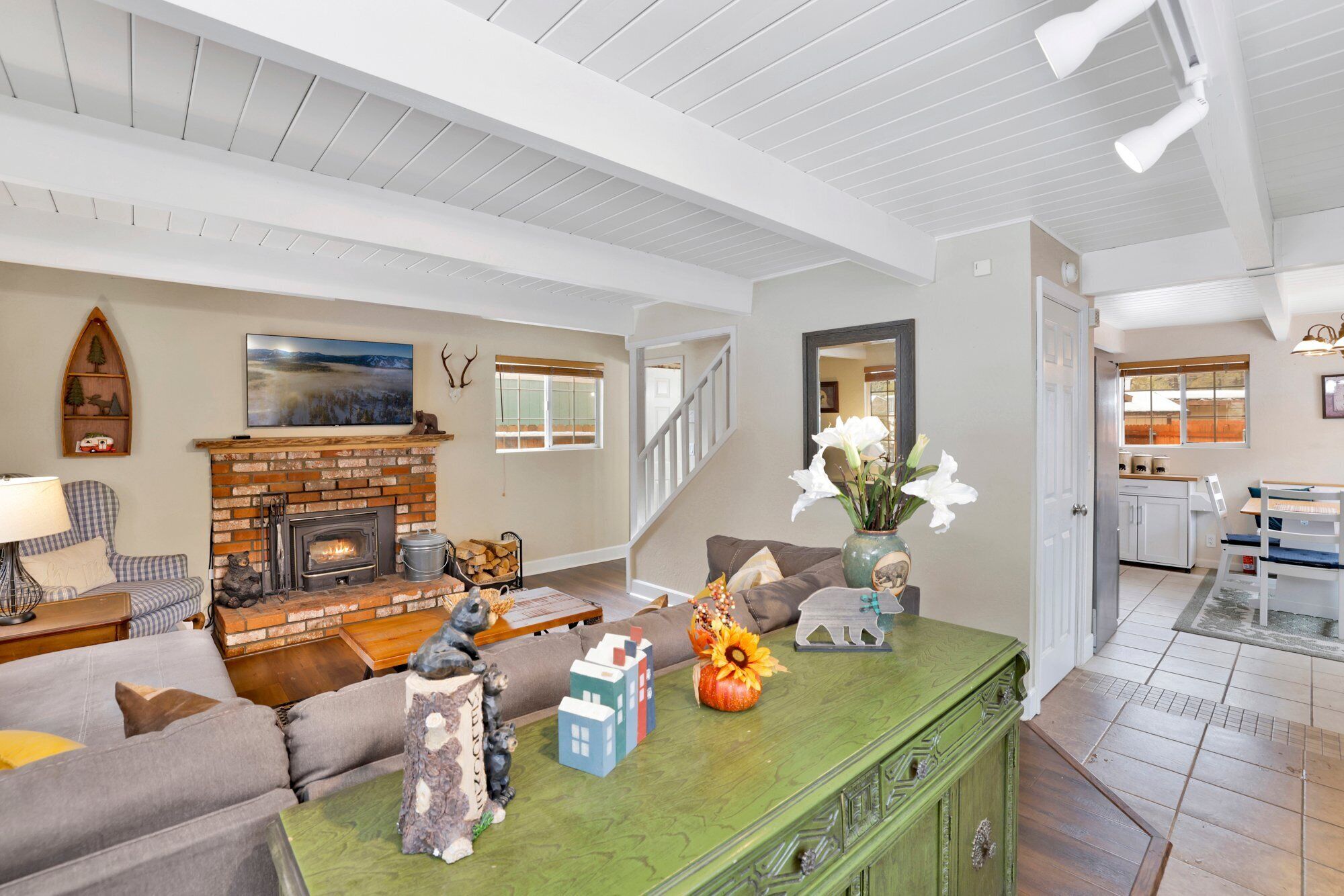 小屋, 多張床, 庭院, 山景 (2255) | 住宿內部