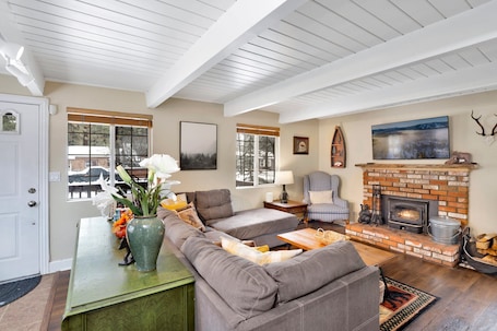 Cabin, Multiple Beds, Patio, Mountain View (2255) | Living area. Tinker Bell Gambrel #2255