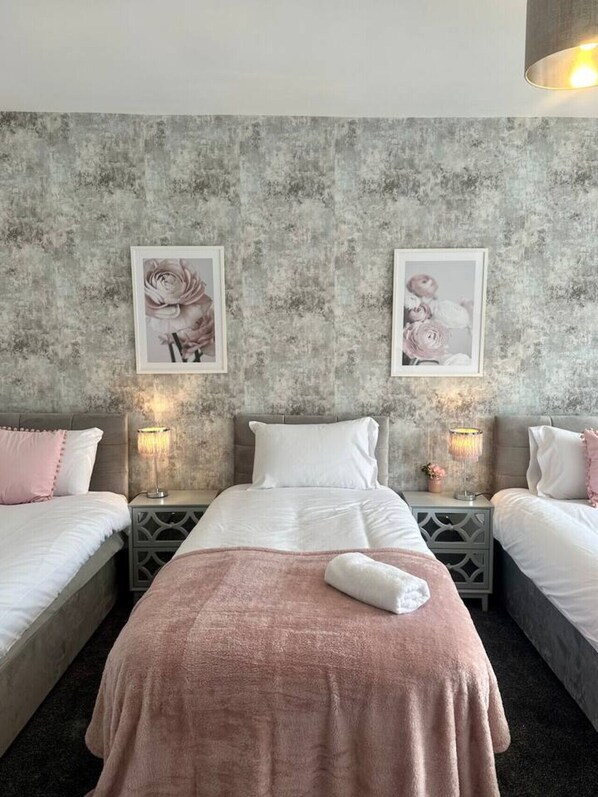 5 chambres, fer et planche à repasser, Wi-Fi gratuit, draps fournis