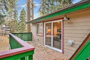 Property grounds - Whispering Woods #2375 (Big Bear Lake)