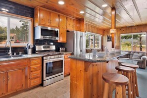 Cabin, Multiple Beds, Hot Tub, Mountain View (2120) | Private kitchen - Lakeview Getaway #2120 (Big Bear Lake)
