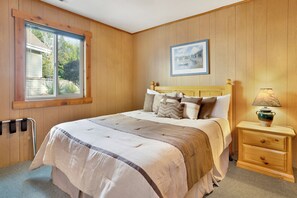 Cabin, Multiple Beds, Hot Tub, Mountain View (2120) | 3 bedrooms, individually decorated, individually furnished, bed sheets