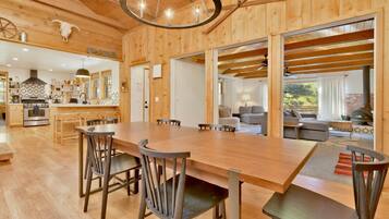 Hytte, flere senger, spabadekar, fjellutsikt (2172) | 3 soverom, individuelt dekorert, individuelt innredet og sengetøy