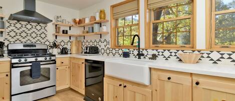 Cabaña, varias camas, hidromasaje, vista a la montaña (2172) | Cocina privada | Cafetera y tetera