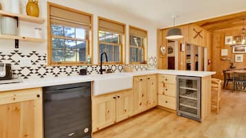 Hytte, flere senger, spabadekar, fjellutsikt (2172) | Eget kjøkken | Kaffetrakter/tekoker