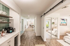 4 室のベッドルーム、アイロン / アイロン台、旅行用ベビーベッド、WiFi