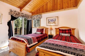 Cabin, Multiple Beds, Hot Tub, Mountain View (2055)