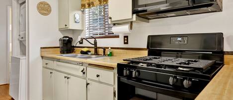 Cabin, Multiple Beds, Patio, Mountain View (2183) | Private kitchen | Coffee/tea maker