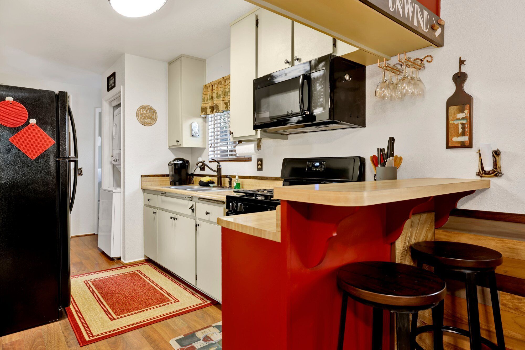 Cabin, Multiple Beds, Patio, Mountain View (2183) | Private kitchen