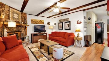 Cabin, Multiple Beds, Patio, Mountain View (2183) | Living area