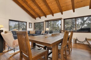 Cabane, plusieurs lits, patio, vue montagne (2169) | Restauration dans la chambre
