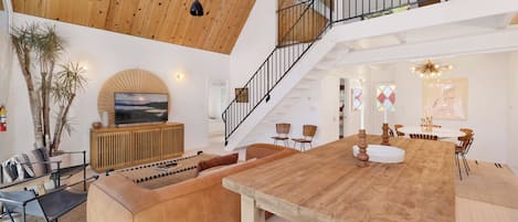 Baita, letti multipli, patio, vista montagna (1927) | Ristoranti