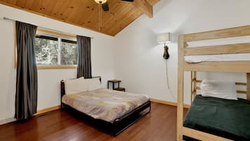 Cabin, Multiple Beds, Patio, Mountain View (1916) | 2 bedrooms, individually decorated, individually furnished, bed sheets