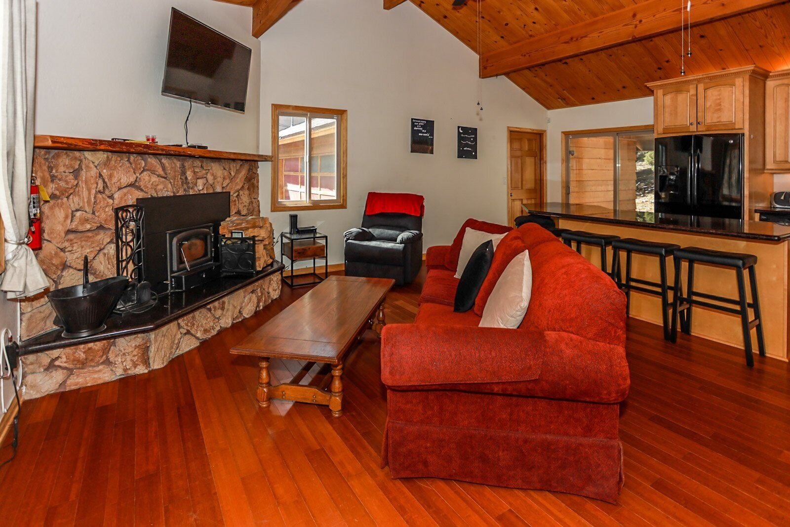 Cabin, Multiple Beds, Patio, Mountain View (1916) | Private kitchen | Coffee/tea maker