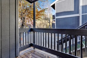 Property grounds - Lakeside Retreat #2365 (Big Bear Lake)