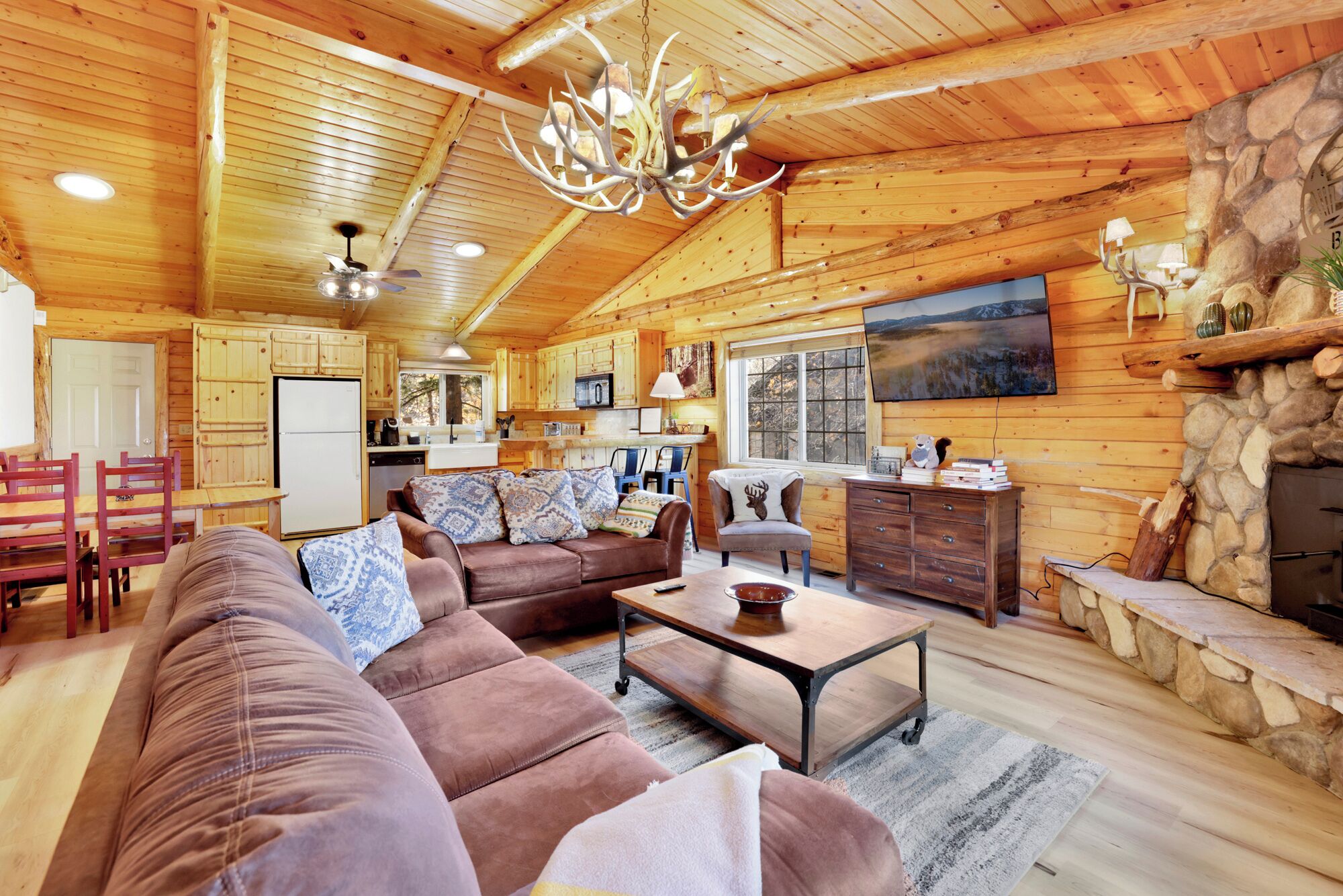 Cabin, Multiple Beds, Hot Tub, Mountain View (2346) | Living area