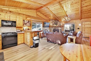 Cabin, Multiple Beds, Hot Tub, Mountain View (2346) | Private kitchen - Crescenta Pines LOG Cabin #2346 (Big Bear City)