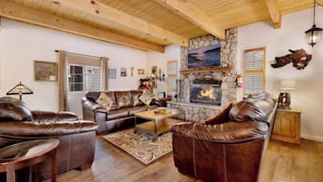 Cabin, Multiple Beds, Hot Tub, Mountain View (2028) | Living area