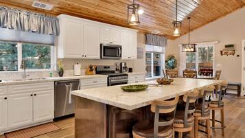 Cabin, Multiple Beds, Patio, Mountain View (2219) | Private kitchen | Coffee/tea maker