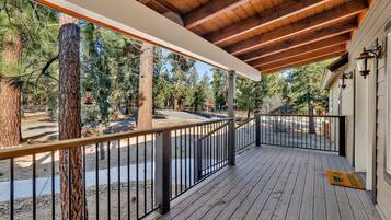 Cabin, Multiple Beds, Patio, Mountain View (2219) | Balcony