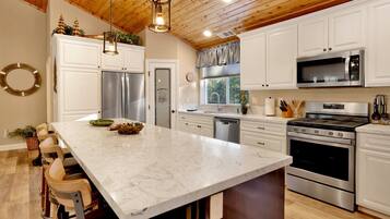 Cabin, Multiple Beds, Patio, Mountain View (2219) | Private kitchen | Coffee/tea maker