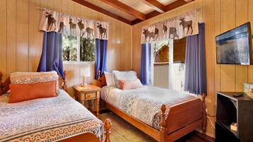 Cabaña, varias camas, patio, vistas a la montaña (2215) | 2 dormitorios, decoración individual, mobiliario individual