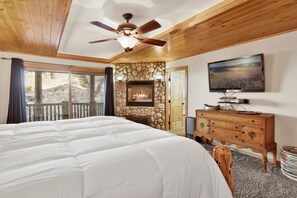 Cabane, plusieurs lits, bain à remous, vue montagne (2352)