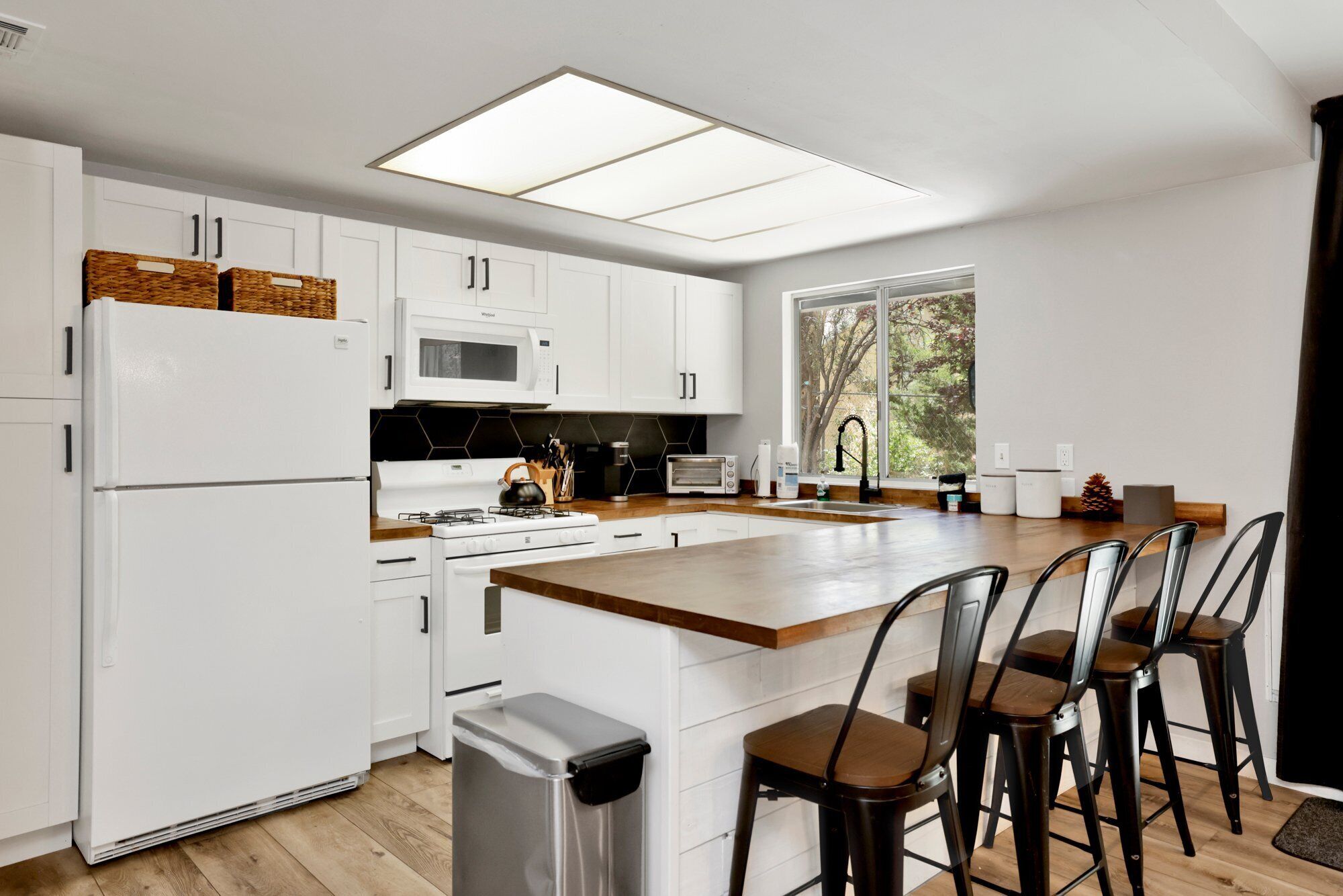 小屋, 多張床, 熱水浴缸, 山景 (2087) | 私人廚房 | 洗碗機、咖啡機/沖茶器、廚房用具/餐具/器皿