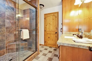 House, Multiple Beds, Patio, Mountain View (1864) | Bathroom | Designer toiletries, towels, toilet paper