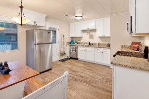 Cabaña, varias camas, patio, vistas a la montaña (2277) | Cocina privada | Cafetera o tetera