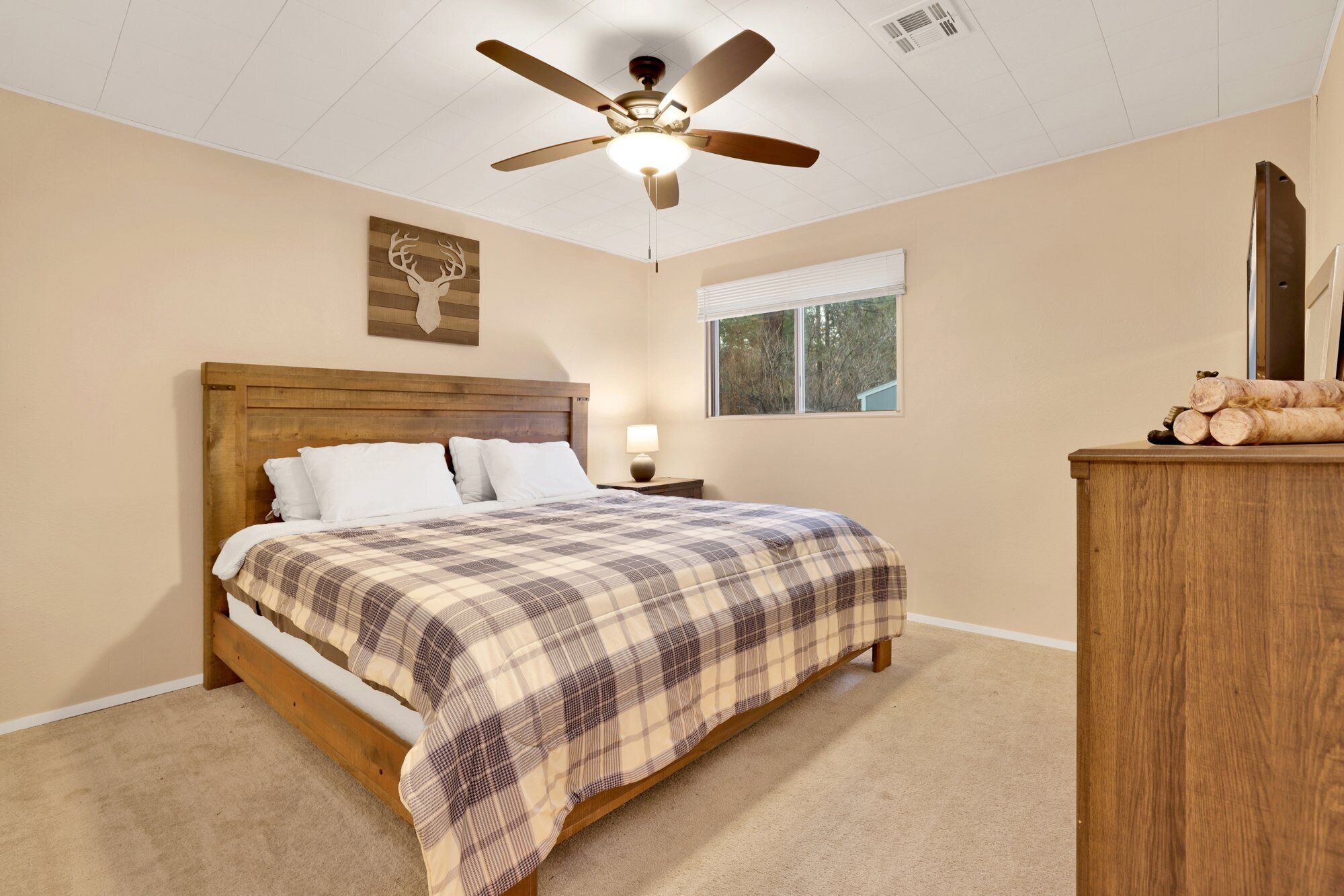 Cabin, Multiple Beds, Patio, Mountain View (2277) | 2 bedrooms, individually decorated, individually furnished, bed sheets