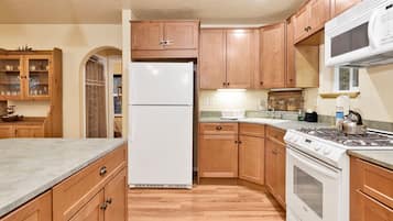 Cabin, Multiple Beds, Patio, Mountain View (2367) | Private kitchen | Coffee/tea maker