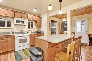 Cabin, Multiple Beds, Patio, Mountain View (2367) | Private kitchen