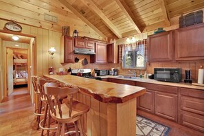 Private kitchen - THE Talbot Cottage #2391 (Big Bear Lake)