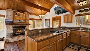 小屋, 多張床, 熱水浴缸, 山景 (1931) | 私人廚房 | 咖啡機/沖茶器