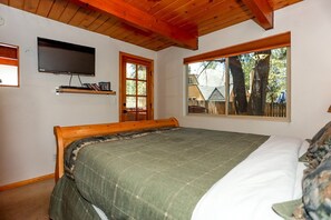 キャビン ベッド (複数台) スパ浴槽 マウンテンビュー (1931) | 3 室のベッドルーム、客室ごとに異なる装飾、客室ごとに異なるインテリア、ベッドシーツ