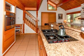 Cabana, várias camas, banheira de imersão, vista para a montanha (1931) | Cozinha privada | Cafeteira/chaleira