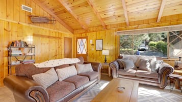 Kabin, Beberapa Tempat Tidur, patio, pemandangan gunung (1970) | Area keluarga