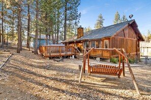 Terrace/patio - Little Cubs Cabin #1986 (Big Bear Lake)