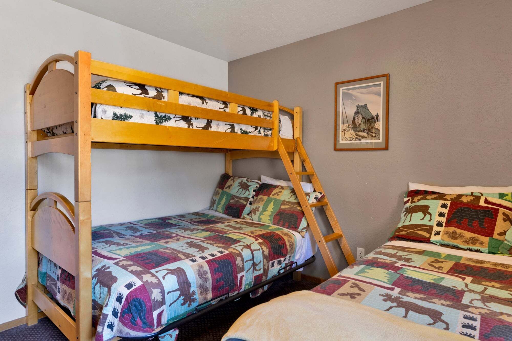 Cabin, Multiple Beds, Hot Tub, Mountain View (1986) | 3 bedrooms, individually decorated, individually furnished, bed sheets