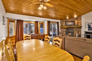 Cabin, Multiple Beds, Hot Tub, Mountain View (1986) | Dining