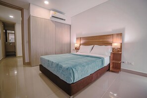 1 bedroom, bed sheets