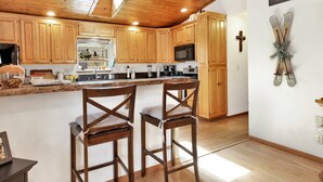 Baita, letti multipli, patio, vista montagna (2329) | Cucina privata