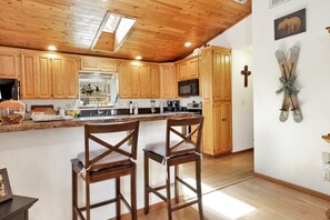 Cabin, Multiple Beds, Patio, Mountain View (2329) | Private kitchen - Beardise #2329 (Big Bear City)