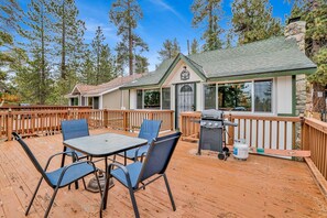 Property grounds - Moon Escape #1961 (Big Bear Lake)