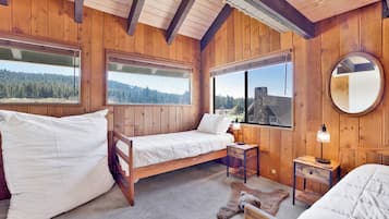 Casa, várias camas, varanda, vista para a montanha (1443) | 3 quartos, individualmente decorados, individualmente mobiliados