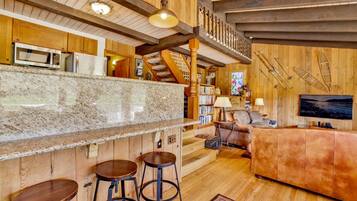 Casa, várias camas, varanda, vista para a montanha (1443) | Parte interna