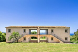 Exterior - Stazzi di Gallura Giagumeddu is a small village in the green heart of Badesi, a locality in the north of Sardinia overlooking the Gulf of Asinara and surrounded by the hills of Gallura. Immersed in the Parco Naturalistico SIC Foci del Coghinas nature par (Badesi)